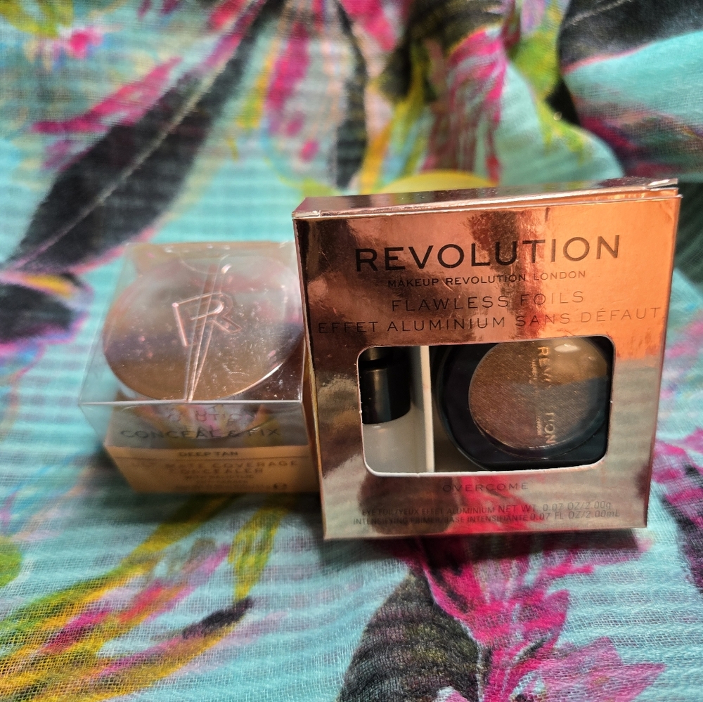 NiITBRevolution Ultimate Coverage Concealer in Tan and Eyeshadow